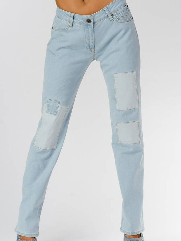 Мода: Бледно голубые джинсы