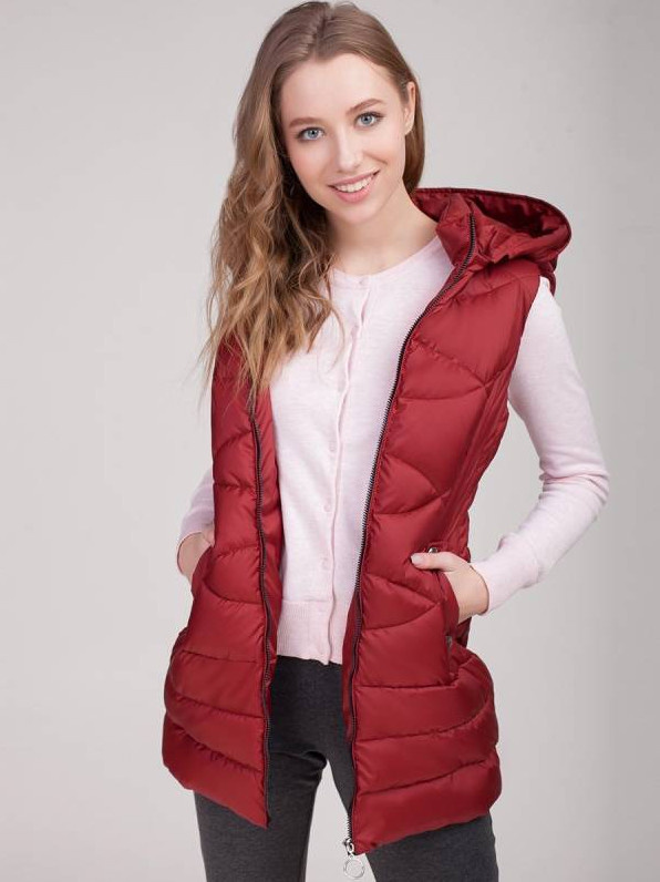 Мода: Стильные утепленные жилеты