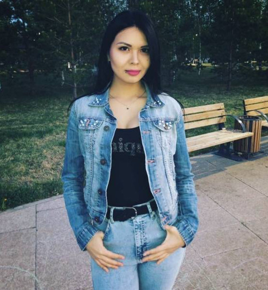 Сексуальные казахские красавицы в жаре