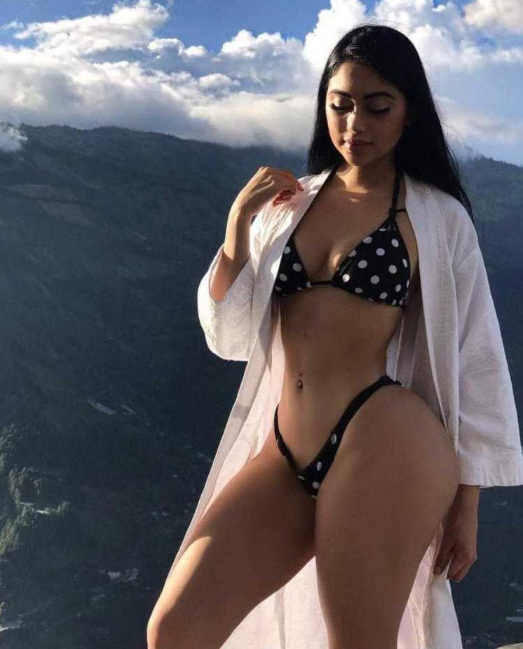 Симпатичная грузинка + много фото