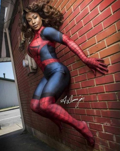 Девушки в облегающем костюме человека паука ( 36 фото )