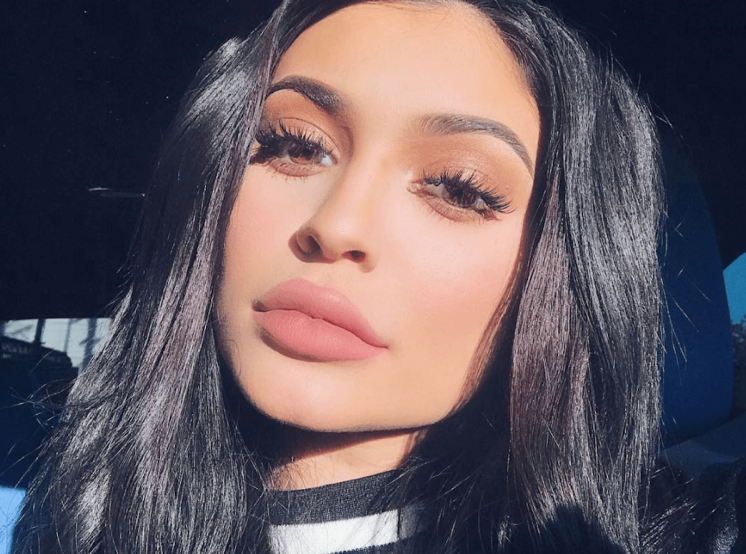 Накаченные губки выглядят прекрасно