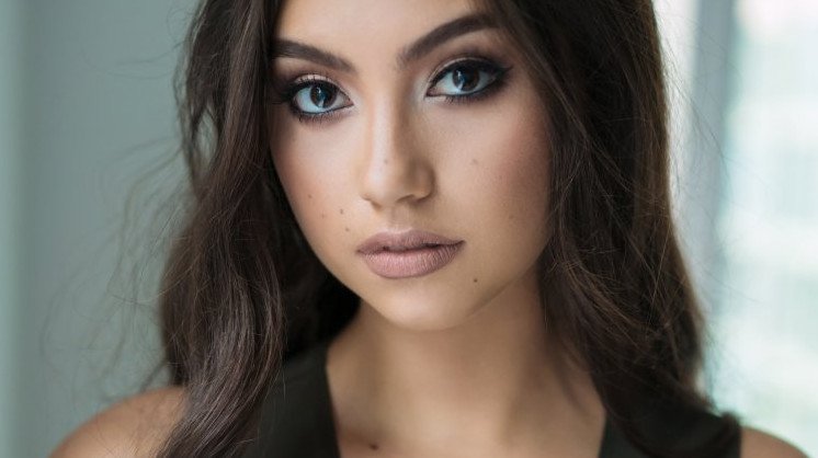 Коричневые глаза девушки - 43 фото