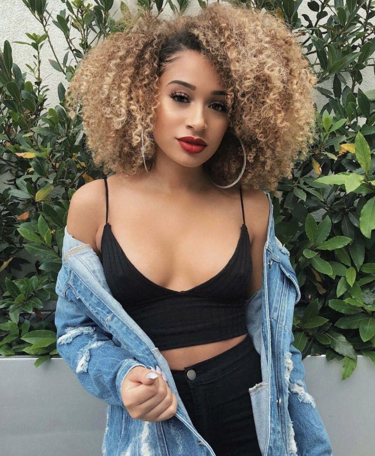 Идеи причесок: стильные афро кудри для полных девушек