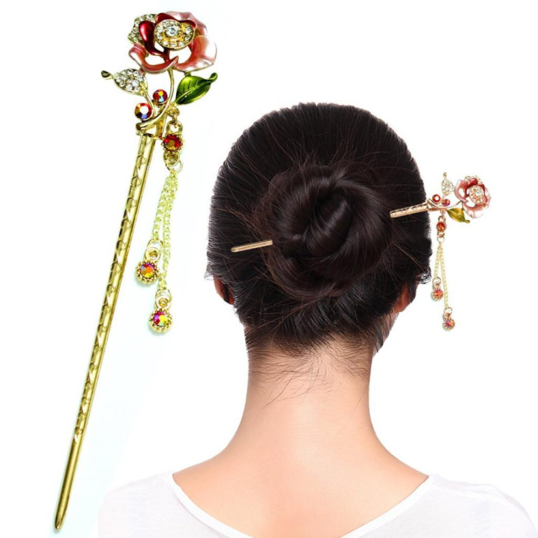 Интересные и стильные заколки-шпильки для волос