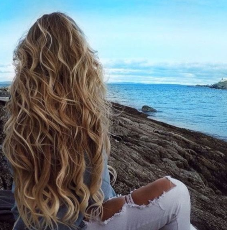 Как создать пляжные локоны на длинные волосы