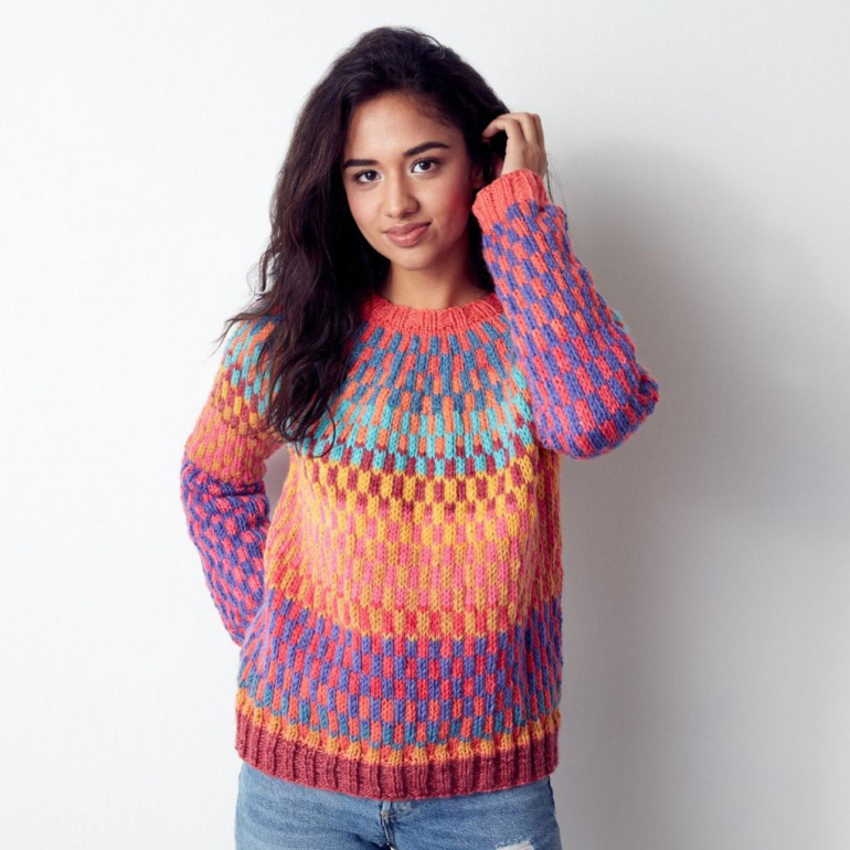 Как создать стильный джемпер из разноцветной пряжи