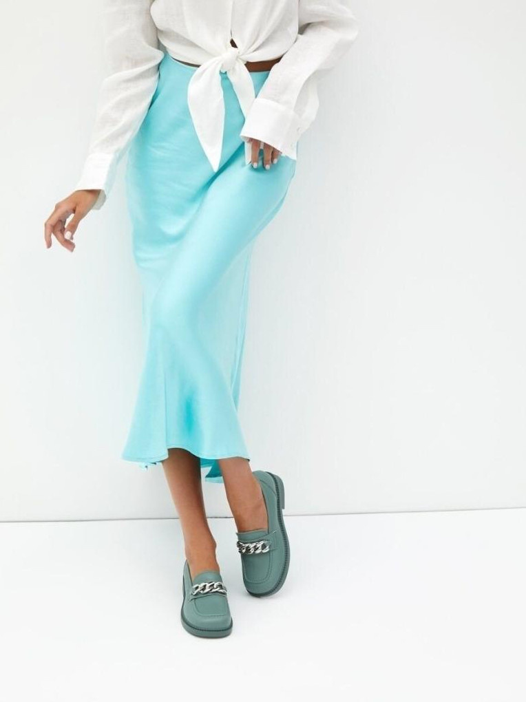 Легкие и стильные лоферы мятного цвета