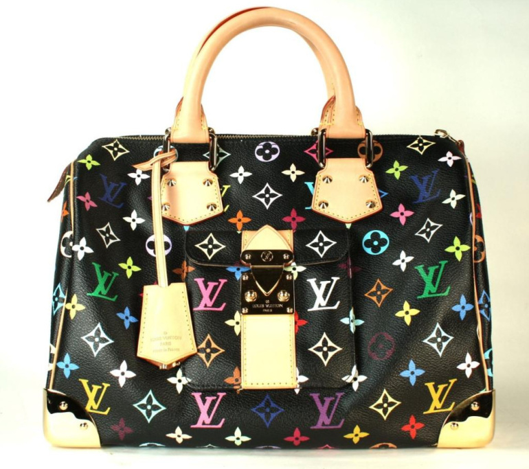 Мода: черная сумка Louis Vuitton