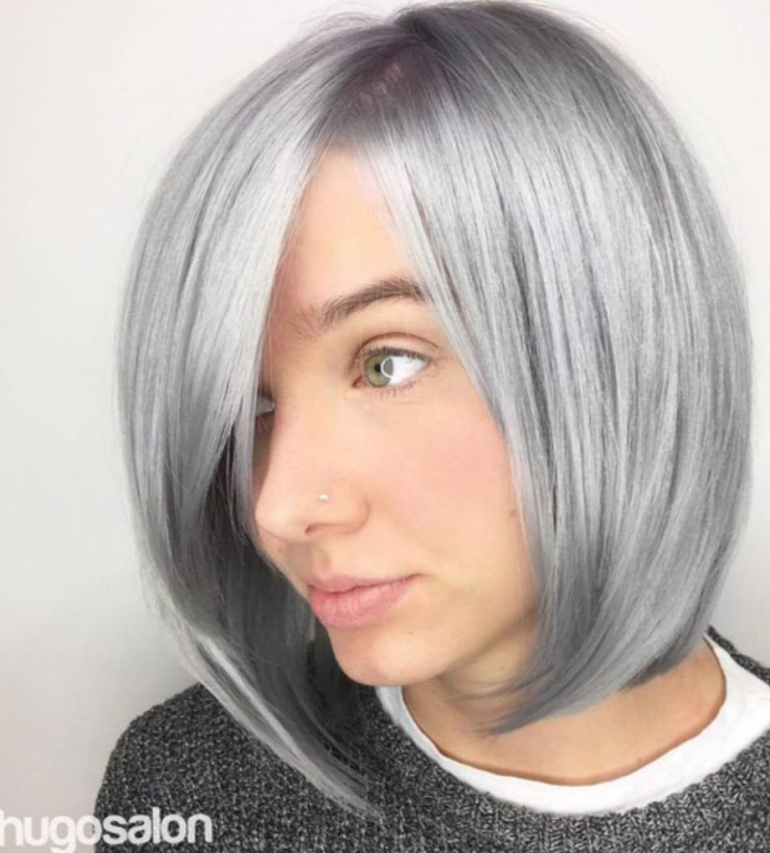 Пепельные волосы на каре: модный тренд