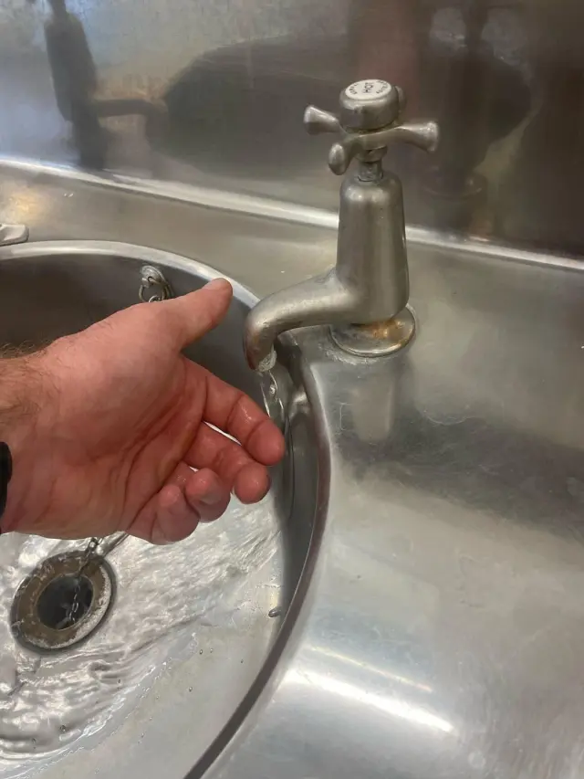 Подборка фото уморительных казусов от горе-работников 04.03.2023