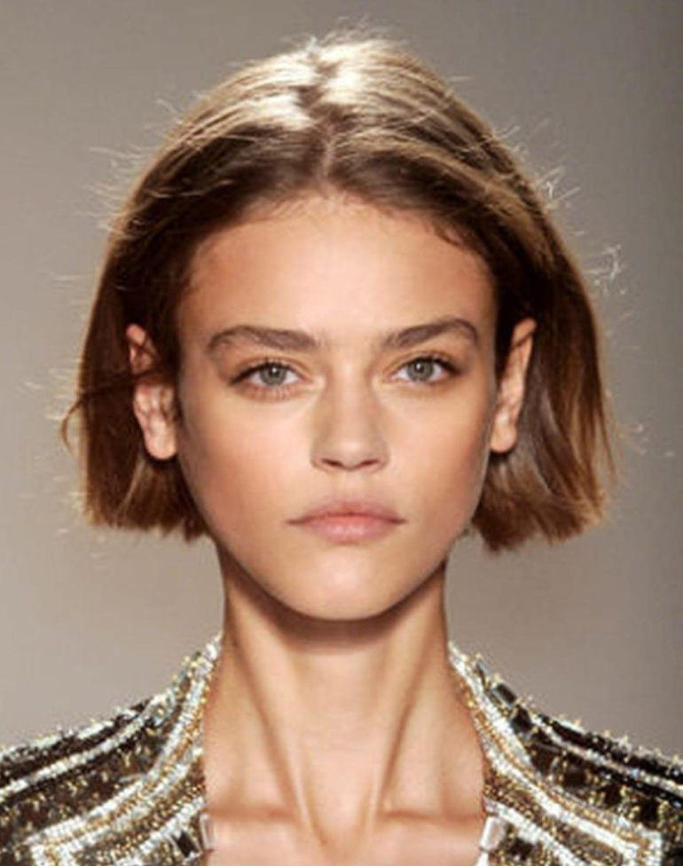 Причёска Каре по скулы