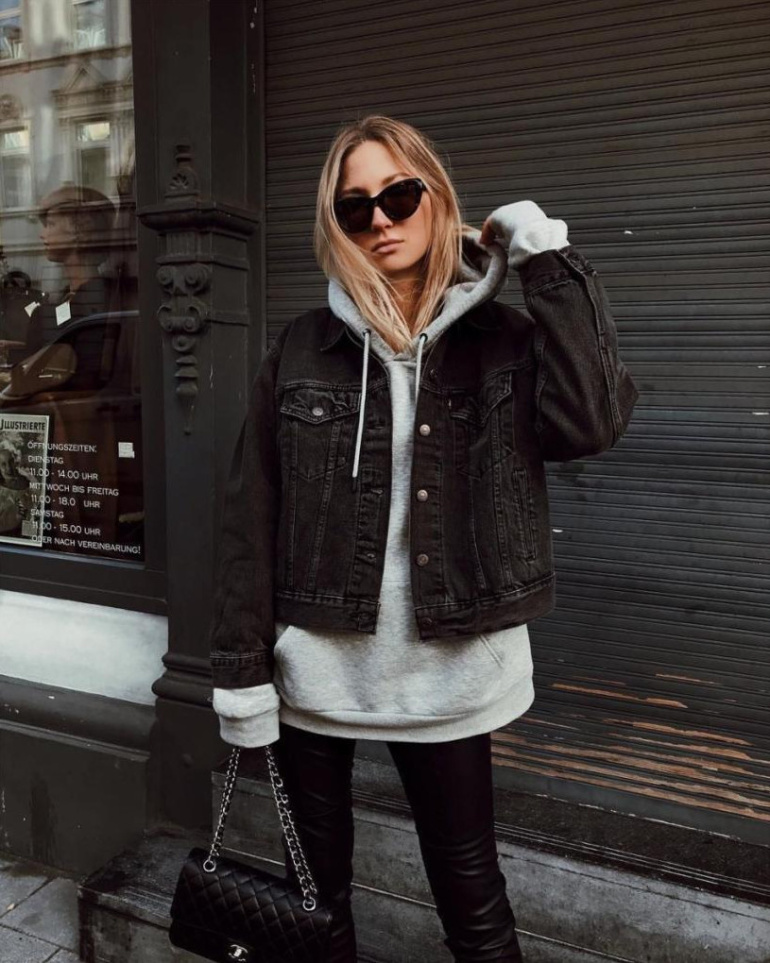 Стиль: сочетание кожанки и толстовки