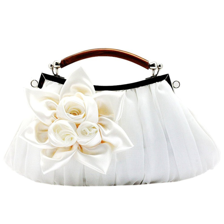 Сумочка для невесты: важный аксессуар на свадьбу