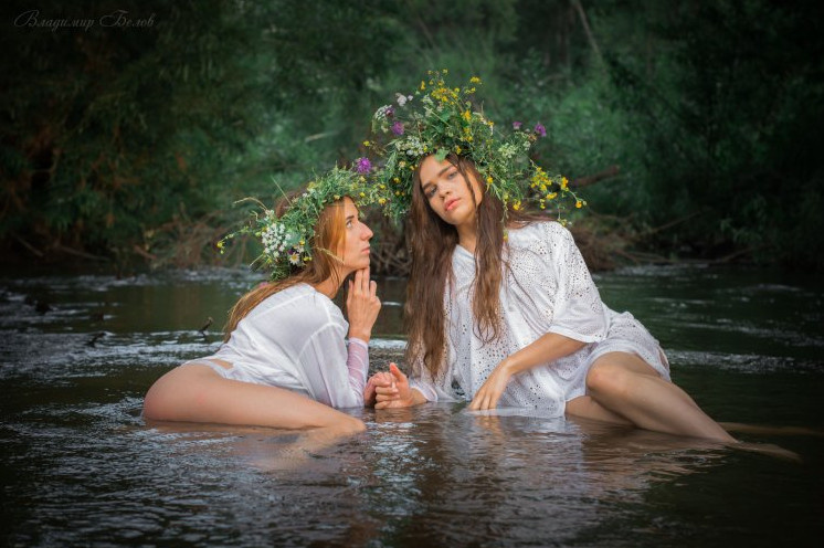 Традиционные обряды купания славянских девушек