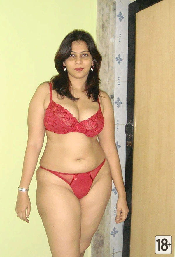 Жена-турчанка с большой голой задницей.